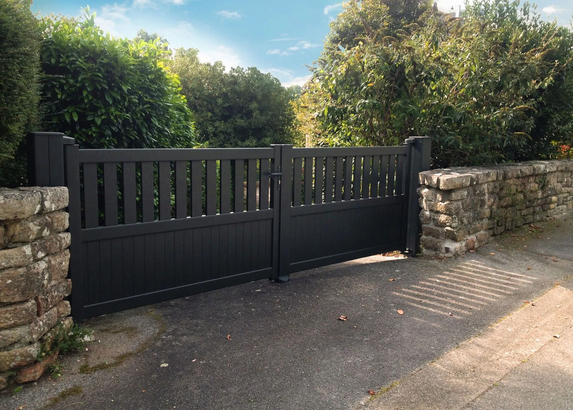 portail-aluminium-battant-argoat-kostum-2 (1)