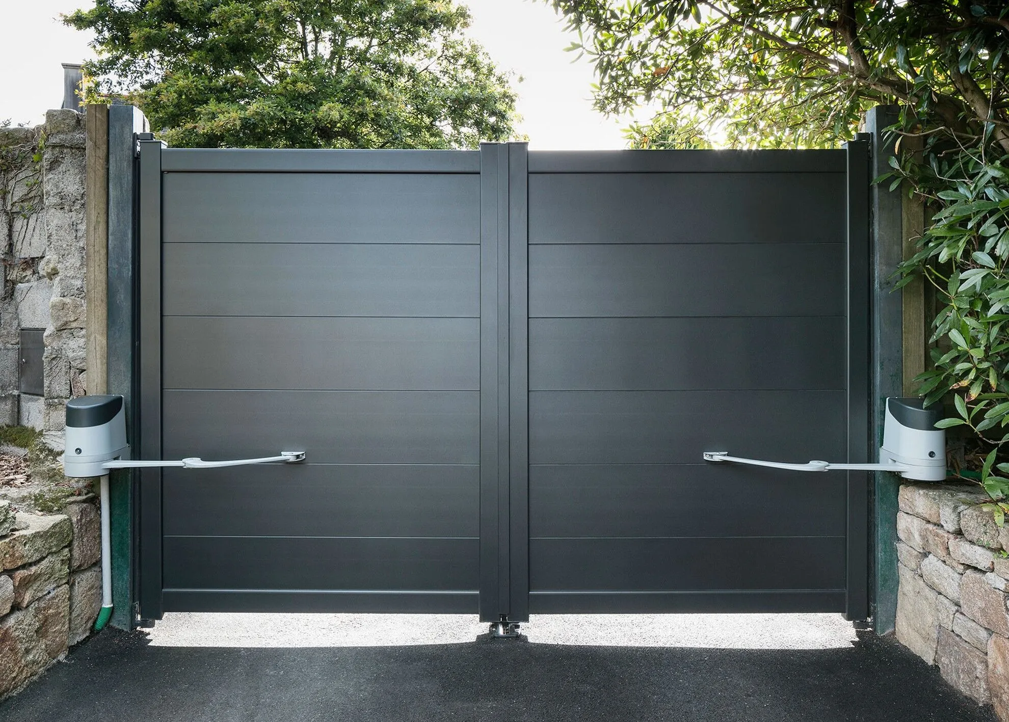 portail-aluminium-battant-karantan-kostum-2