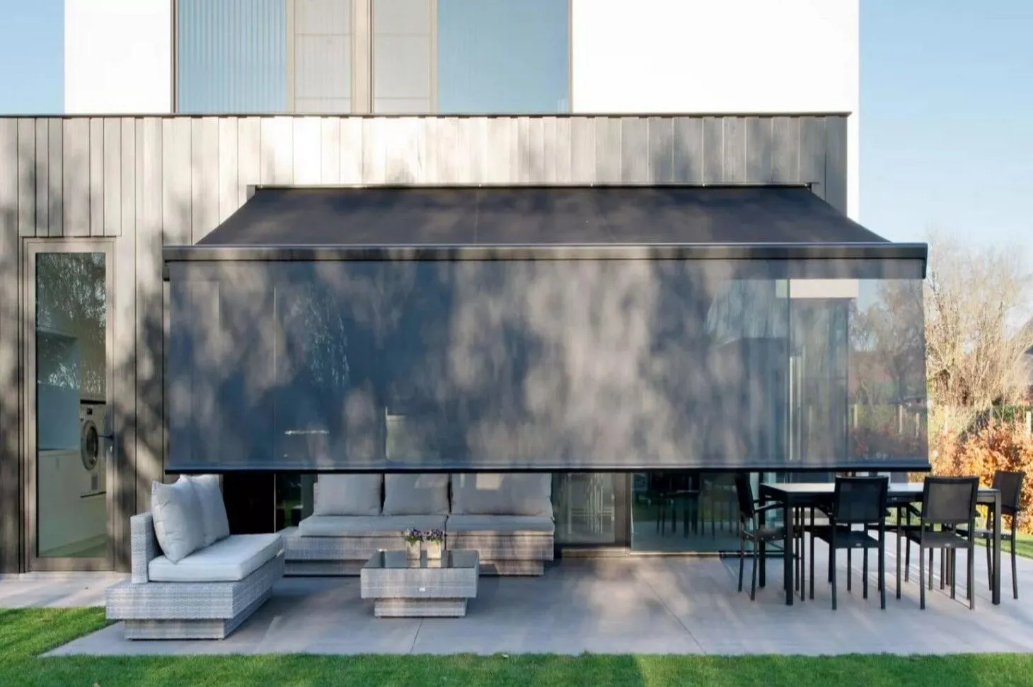 Store-Exterieur-Grande-Longueur